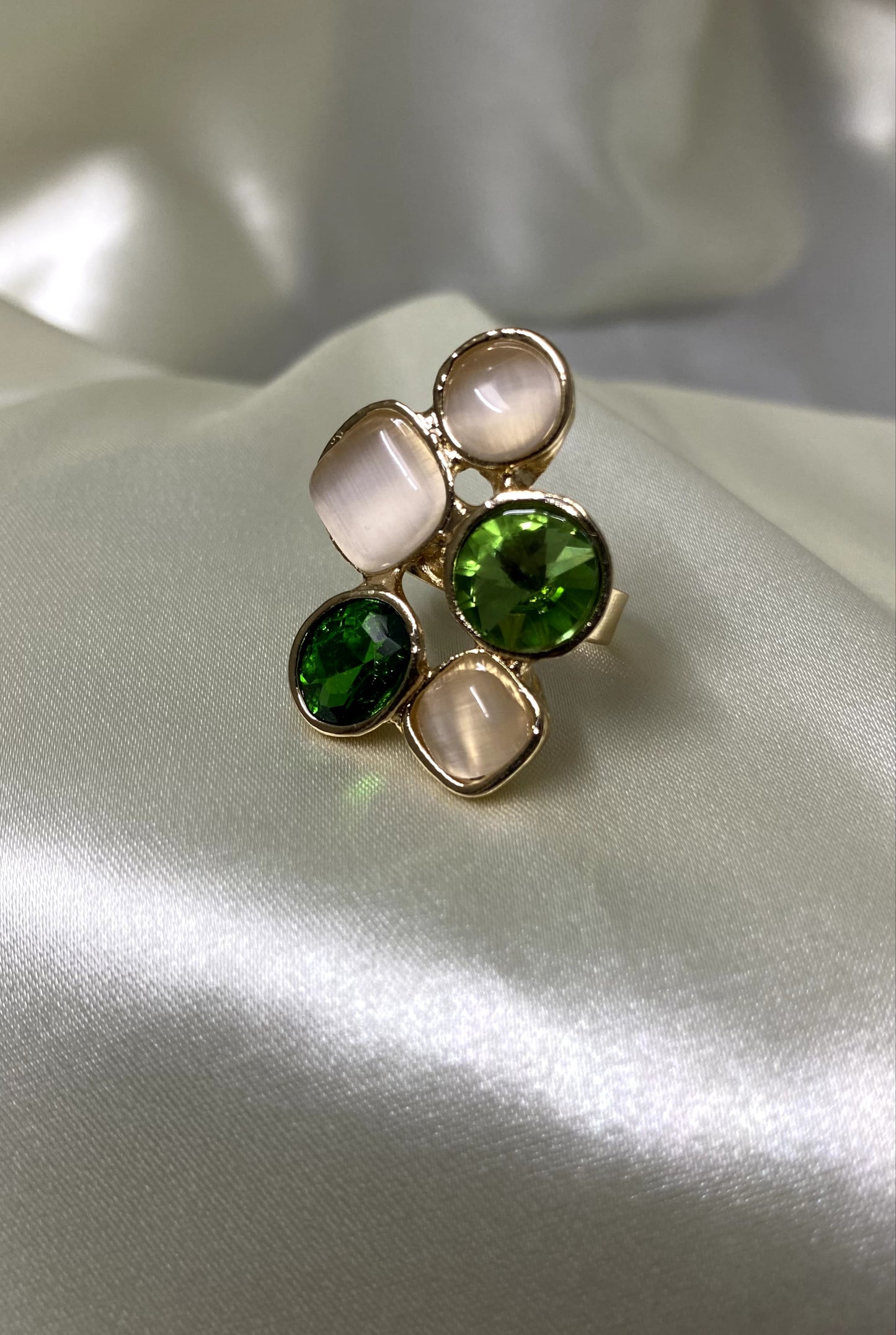 Lily (Adjustable Finger Ring)