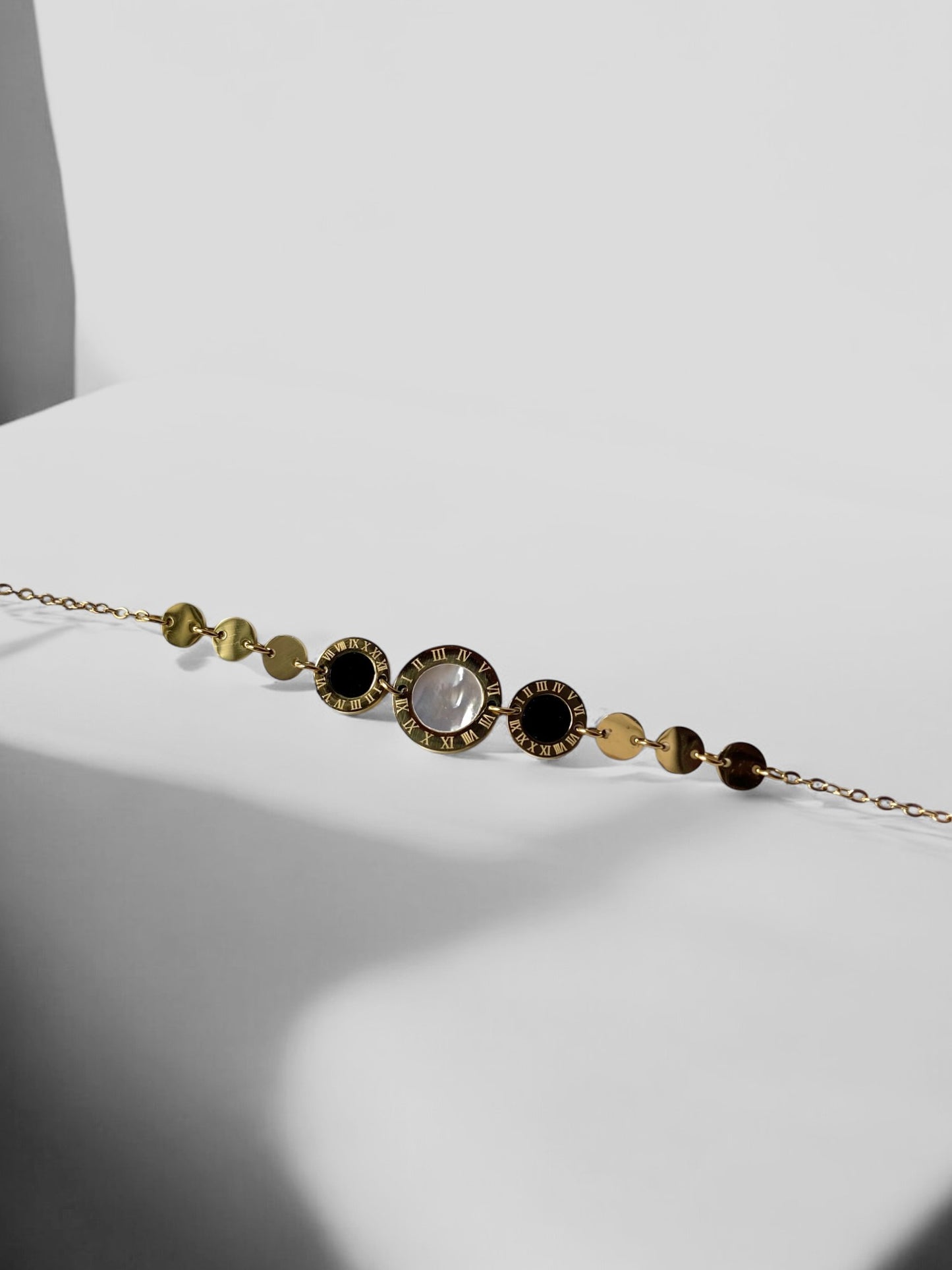 Liona III Amore Bracelet