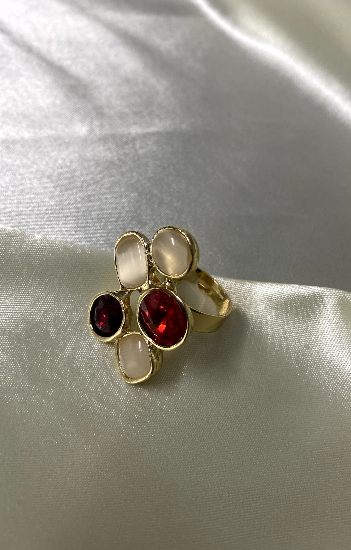 Lily (Adjustable Finger Ring)