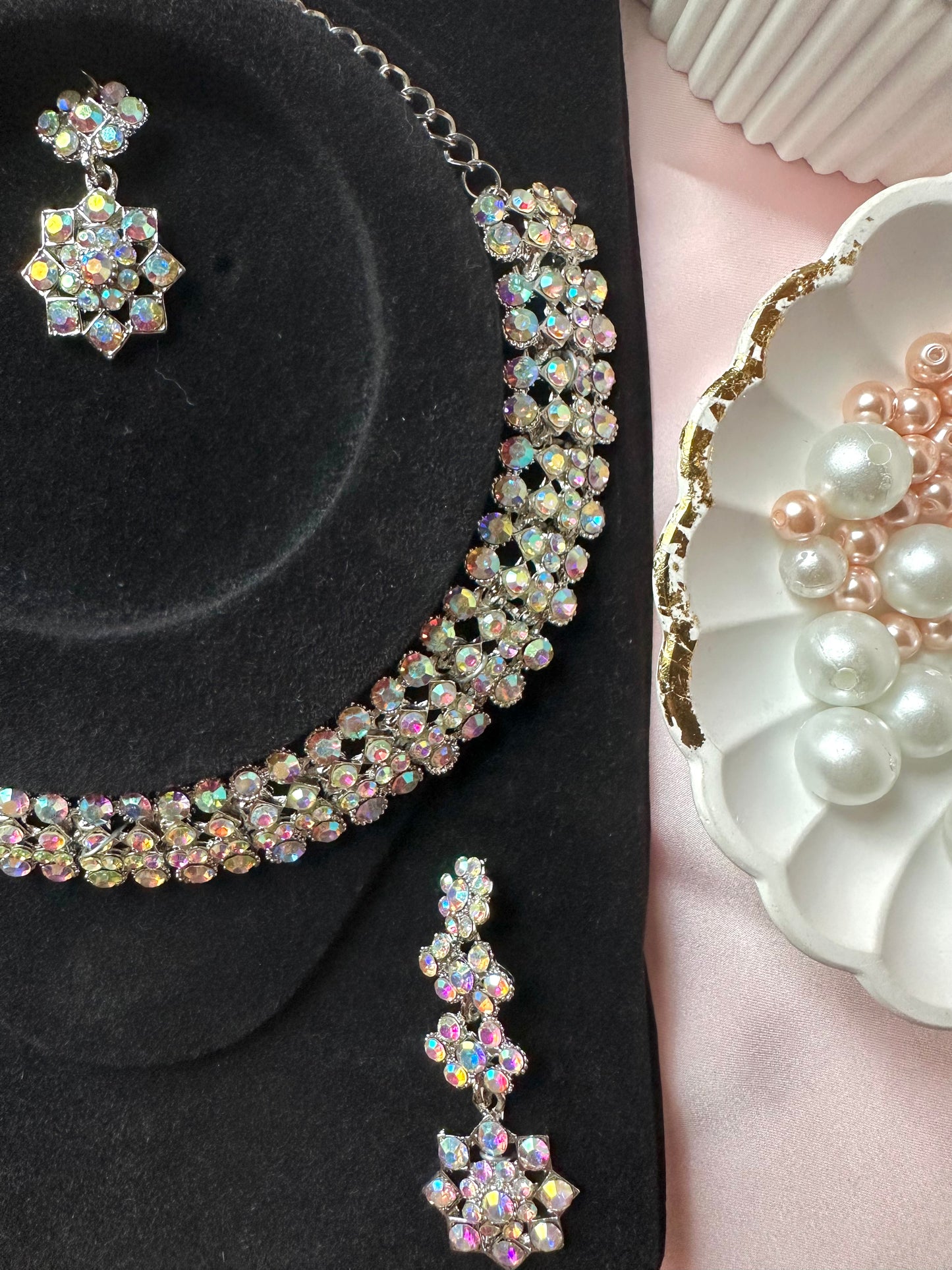Classic Diamond Cut Jewellery Set With Tikli