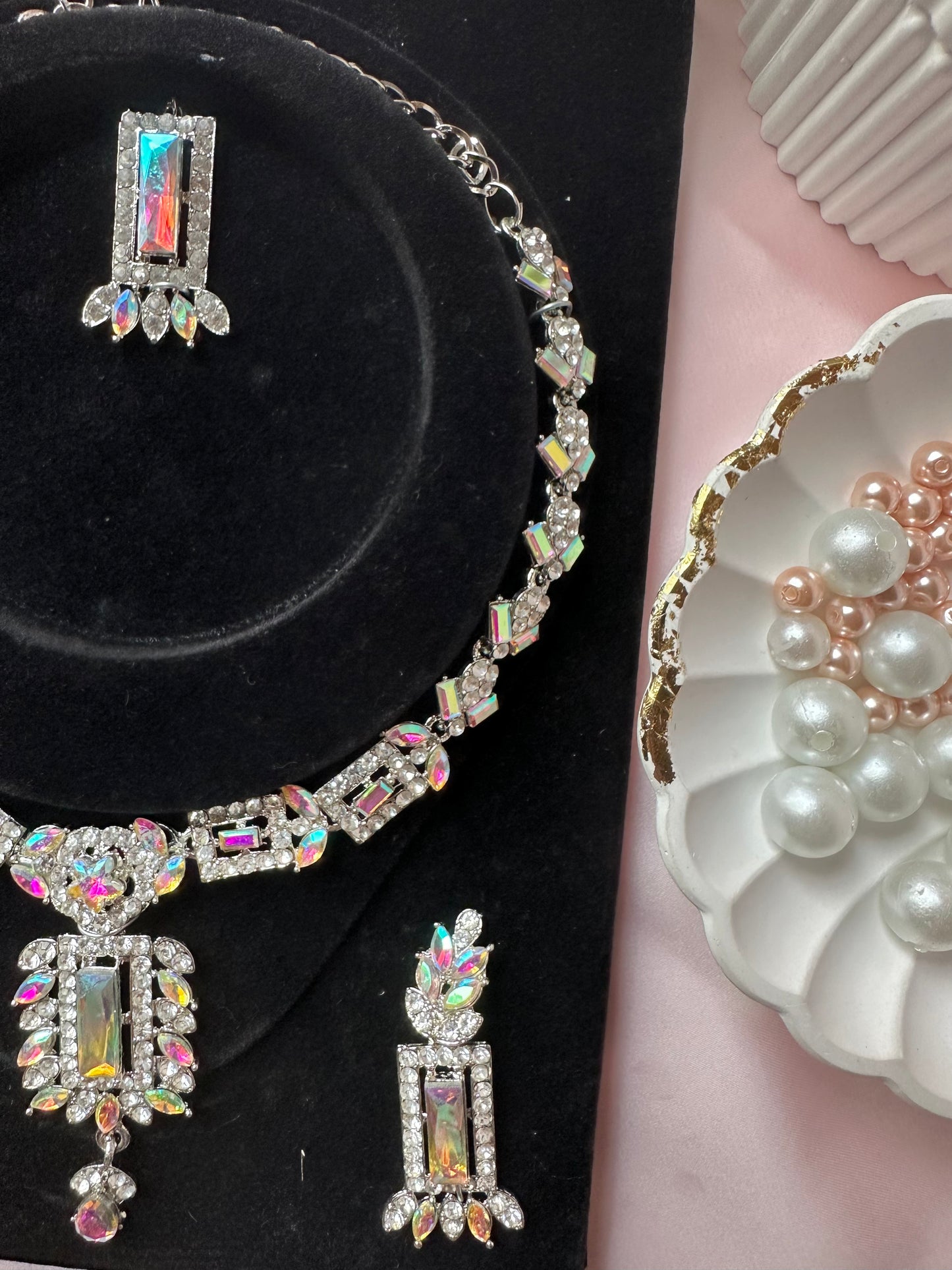 Classic Diamond Cut Jewellery Set With Tikli