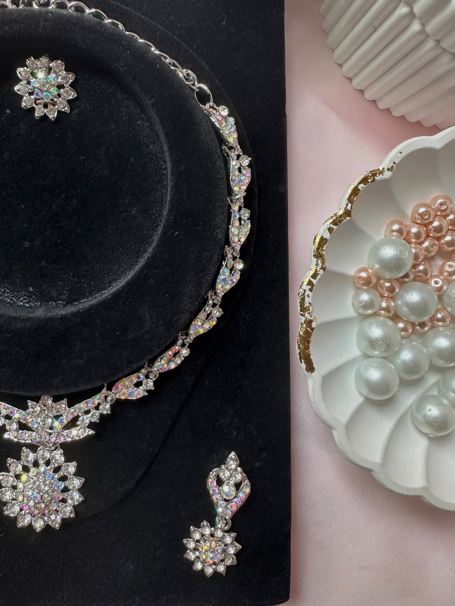Classic Diamond Cut Jewellery Set With Tikli
