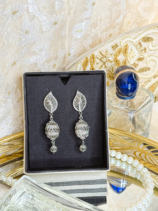 Akashnilaa-High Quality Silver Jhumka