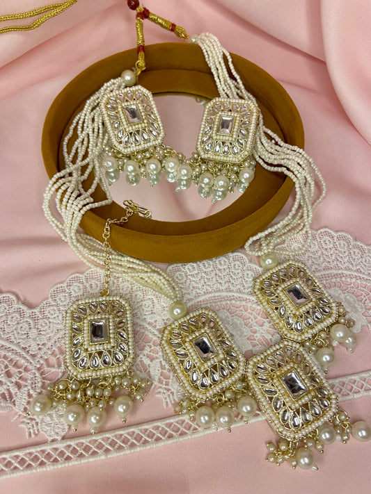 Sreyasha Kundan Set (Square)