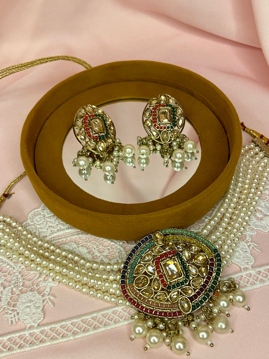 Nadiaa (Pearl Choker Set)